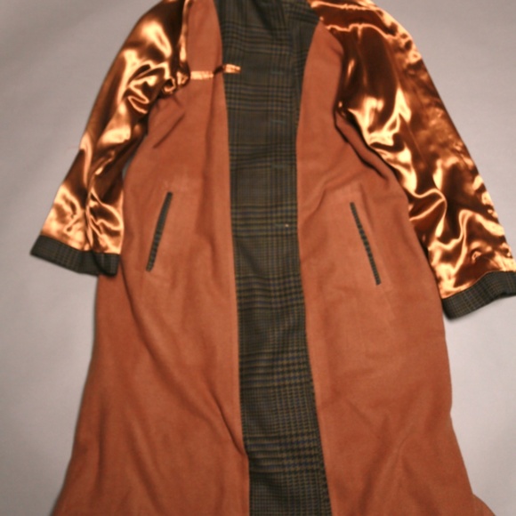 Burberry overcoat, full length - Picture 8 of 13